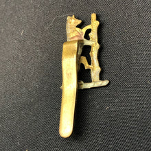 Load image into Gallery viewer, Genuine British Army WW2 Warwickshire Yeomanry Cap Badge - The Militaria Shop