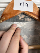 Lade das Bild in den Galerie-Viewer, Surplus US Air Force UCP Uniform Jacket 40 chest - The Militaria Shop