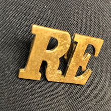 Load image into Gallery viewer, Original WW1 British Army Brass Shoulder Title - Royal Engineers RE - The Militaria Shop
