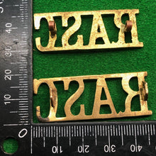 Load image into Gallery viewer, Original WW2 British Army RASC Royal Army Service Corps Brass Shoulder Titles - The Militaria Shop