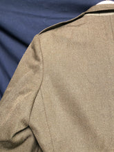 Lade das Bild in den Galerie-Viewer, Grade 1 Used British Army No.2 Dress Uniform Jacket - Size 37" Chest - The Militaria Shop