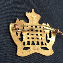 Lade das Bild in den Galerie-Viewer, WW1 British Army Cap Badge - Royal Gloucestershire Hussars - The Militaria Shop