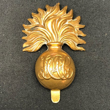 Load image into Gallery viewer, Original WW1 British Army Cap Badge - Honourable Artillery Company - The Militaria Shop