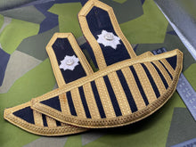Load image into Gallery viewer, Original British Army Irish Guards Bandsman's Swallows Nest Epaulettes - The Militaria Shop
