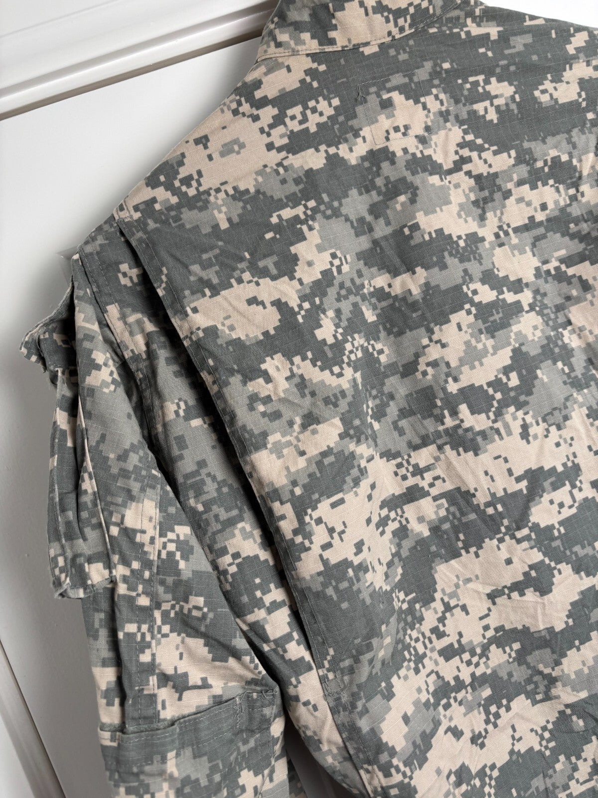 Surplus US Army ACU Combat Uniform Jacket-Small Long - The Militaria Shop