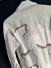 Lade das Bild in den Galerie-Viewer, Gulf War US Army DCU Camouflaged Combat Field Coat/Jacket - 44 inch Chest - The Militaria Shop