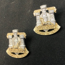 Charger l'image dans la galerie, Original British Collar Badge Pair - Dorset Regiment - The Militaria Shop