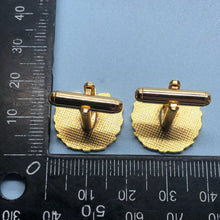 Lade das Bild in den Galerie-Viewer, British Army Queen's Own Cameron Highlanders Cufflinks Set - The Militaria Shop