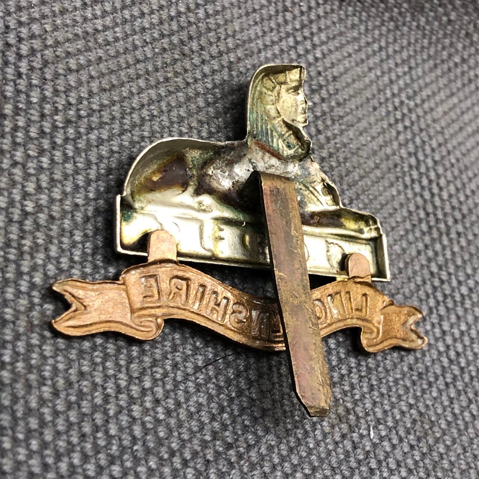 Original WW2 British Army Cap Badge - Lincolnshire Regiment - The Militaria Shop