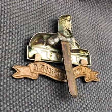 Load image into Gallery viewer, Original WW2 British Army Cap Badge - Lincolnshire Regiment - The Militaria Shop