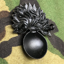 Charger l'image dans la galerie, Original British Army Cap Badge - British Grenadier Guards - The Militaria Shop