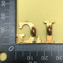 Load image into Gallery viewer, Original WW1/WW2 British Army Brass Shoulder Title L.G Life Guards - The Militaria Shop