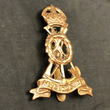 Charger l'image dans la galerie, Original British Army Cap/Beret Badge - Labour Corps - The Militaria Shop