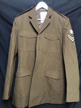 Lade das Bild in den Galerie-Viewer, Original British Army No.2 Dress Uniform Jacket - Grade 1 - Size 188/104/96 - The Militaria Shop