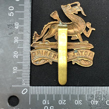 Load image into Gallery viewer, Original WW1 / WW2 Royal Berkshire Regiment Cap Badge - The Militaria Shop