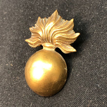 Load image into Gallery viewer, Genuine WW2 British Army Brass Cap Badge - Royal Marines Artillery - The Militaria Shop