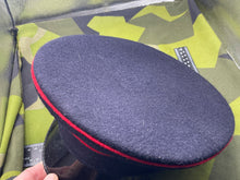 Lade das Bild in den Galerie-Viewer, Original British Army Royal Engineers Corps Peaked Cap - 55cm - The Militaria Shop
