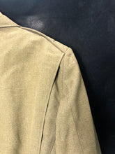 Lade das Bild in den Galerie-Viewer, Original WW2 US Army Class A Dress Jacket - Private Ryan Prop - 38" Regular - The Militaria Shop