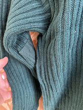 Charger l'image dans la galerie, Genuine British Army Commando Green Pull Over Jumper WRAC - Size 1 - 34" Chest - The Militaria Shop