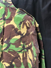 Charger l'image dans la galerie, British Military Surplus Army DPM Camouflage Combat Smock - Size 180/96 - The Militaria Shop