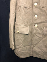 Lade das Bild in den Galerie-Viewer, Original WW2 US Army Class A Dress Jacket - Private Ryan Prop - 38" Regular - The Militaria Shop