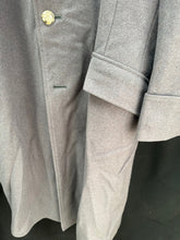 Charger l'image dans la galerie, Genuine British Army Surplus Household Guards Greatcoat Overcoat Size 104cm - The Militaria Shop