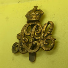 Load image into Gallery viewer, Original WW1/WW2 British Army Pay Corps Cap Badge - The Militaria Shop