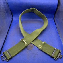 Charger l'image dans la galerie, Genuine Webbing Belt British Army Issue Old Pattern Green - Max 46" Waist - The Militaria Shop
