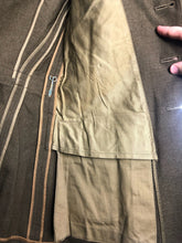 Lade das Bild in den Galerie-Viewer, Original WW2 US Army Class A Dress Jacket - Private Ryan Prop - 38" Regular - The Militaria Shop