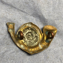 Lade das Bild in den Galerie-Viewer, Original WW1 British Army King's Own Yorkshire Light Infantry Collar Badge - The Militaria Shop