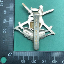 Lade das Bild in den Galerie-Viewer, Original British Army Cap Badge - Junior Leaders Regiment - The Militaria Shop