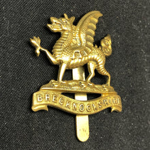 Load image into Gallery viewer, Genuine WW2 British Army Brass Cap Badge - Royal Berkshire Regiment - The Militaria Shop