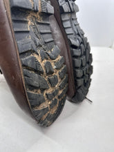 Lade das Bild in den Galerie-Viewer, British Army Surplus Brown Leather Combat Boots - ITURRI - Size UK 7 M - The Militaria Shop