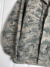 Charger l'image dans la galerie, Surplus US Air Force UCP Uniform Jacket 42 Chest - The Militaria Shop