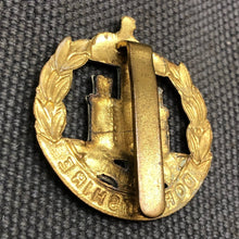 Load image into Gallery viewer, Original WW2 British Army Cap Badge - Dorsetshire Regiment - The Militaria Shop