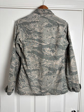 Charger l'image dans la galerie, Surplus US Air Force UCP Uniform Jacket 34 Regular - The Militaria Shop