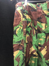 Charger l'image dans la galerie, Genuine British Army 68 Pattern DPM Trousers - Size 28" Waist - The Militaria Shop