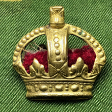 Lade das Bild in den Galerie-Viewer, Original WW1/WW2 British Army Rank Crown - The Militaria Shop