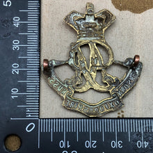 Charger l'image dans la galerie, British Army Queen Victoria's Oxfordshire Hussars Regiment Cap Badge - The Militaria Shop