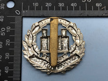 Charger l'image dans la galerie, Genuine British Army Northamptonshire Regiment Cap Badge - The Militaria Shop