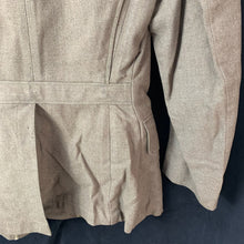 Lade das Bild in den Galerie-Viewer, Original WW2 US Army Class A Dress Jacket 1942 - Private Ryan Prop - 38" Short - The Militaria Shop