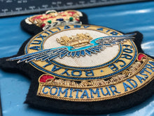 Lade das Bild in den Galerie-Viewer, British Army Bullion Embroidered Blazer Badge - Royal Auxilliary Air Force - The Militaria Shop