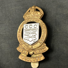 Lade das Bild in den Galerie-Viewer, Original British Army Cap/Beret Badge - Royal Army Ordnance Corps RAOC - The Militaria Shop