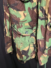 Lade das Bild in den Galerie-Viewer, Genuine Army Surplus British DPM Camouflaged Combat Smock Jacket - Size 170/104 - The Militaria Shop