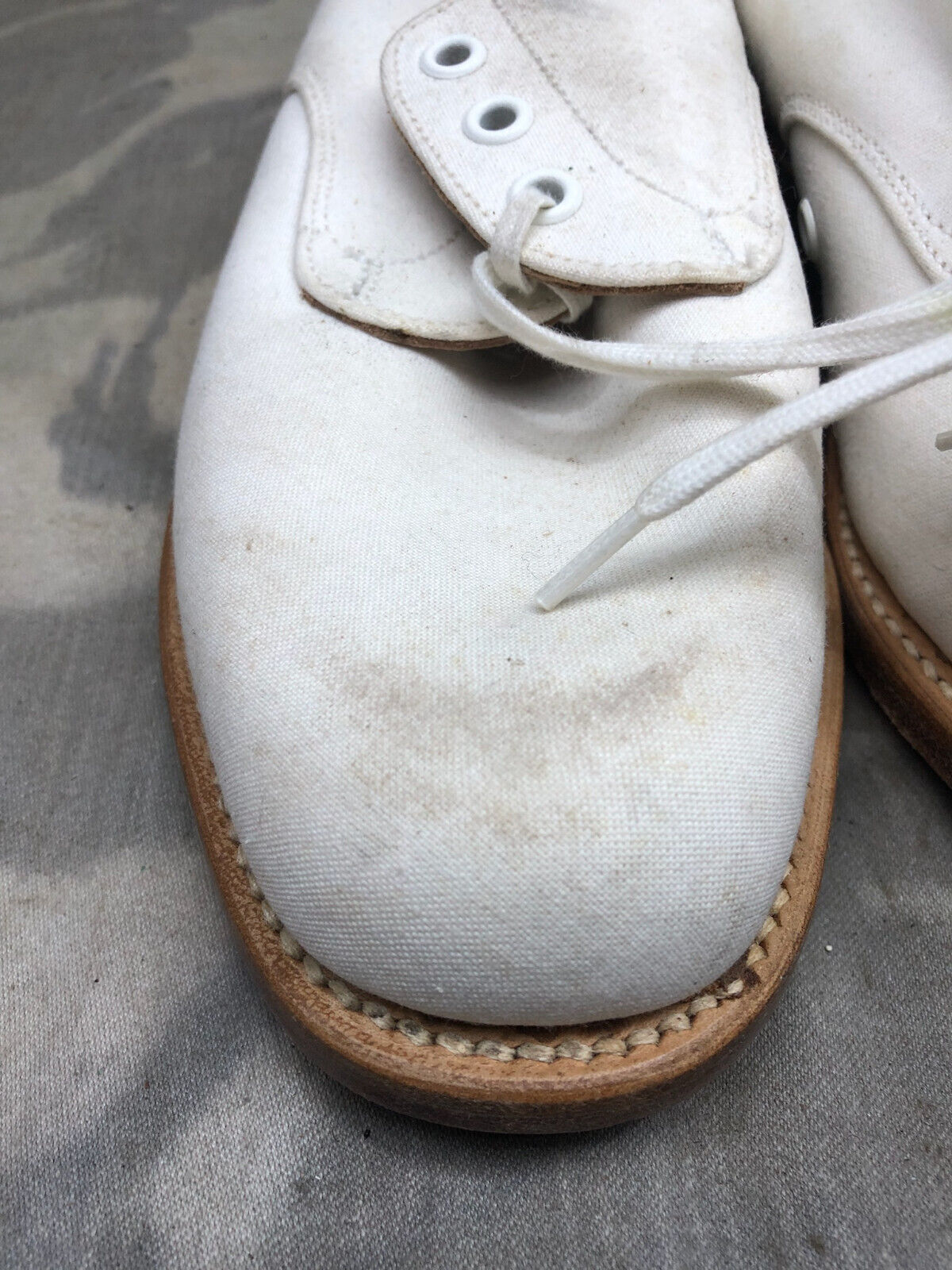 Genuine British Army Women's White Summer Shoes - WW2 Pattern - Size UK 4.5 L - The Militaria Shop