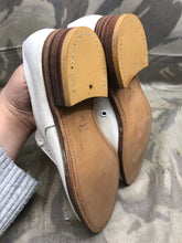Load image into Gallery viewer, Genuine British Army Women's White Summer Shoes - WW2 Pattern - Size UK 6 M - The Militaria Shop