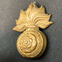 Lade das Bild in den Galerie-Viewer, Original WW1 British Army Regimental Cap Badge - Royal Fusiliers - The Militaria Shop