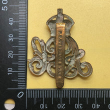 Load image into Gallery viewer, Original WW1/WW2 British Army Pay Corps Cap Badge - The Militaria Shop