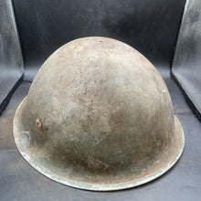 Lade das Bild in den Galerie-Viewer, Original WW2 British/Canadian Army Mk3 Turtle Combat Helmet - The Militaria Shop