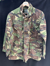 Lade das Bild in den Galerie-Viewer, Genuine British Army DPM Camouflaged Combat Field Jacket - Size 160/88 - The Militaria Shop